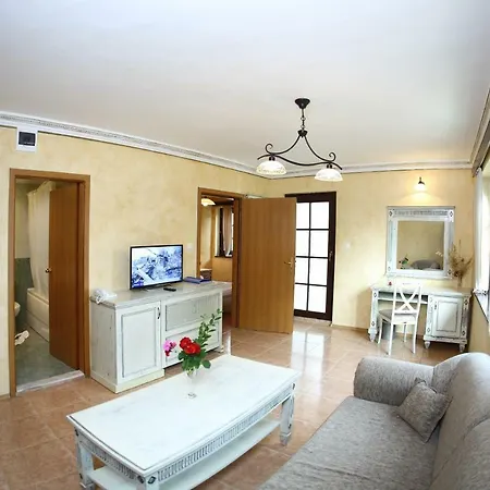 אתר נופש Duni Village 4*