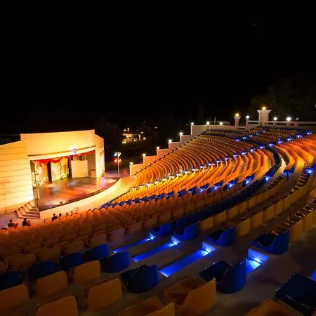 Duni Village منتجع 4*